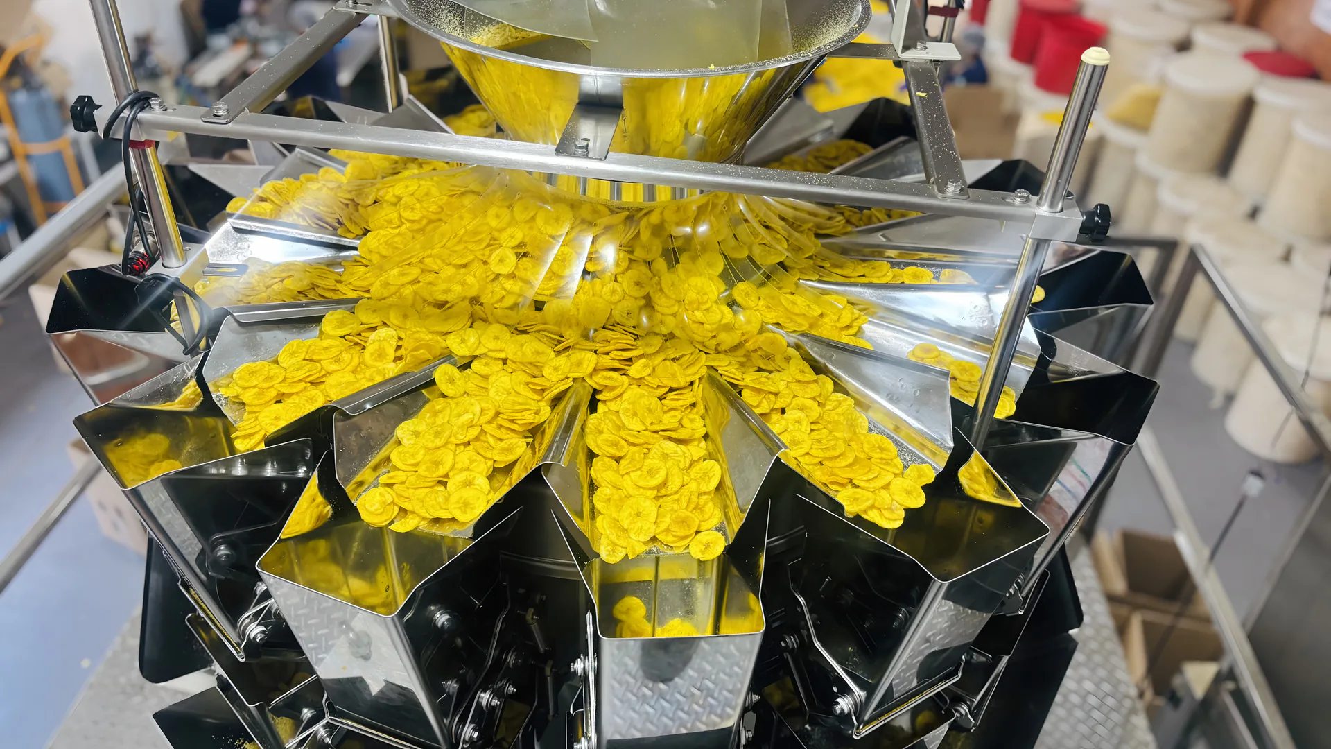 Banana chips in the weighing machine
